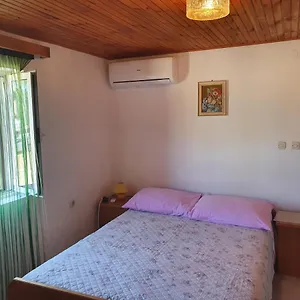 https://apartman-letizia-ustrine.primorje-gorskikotar.com